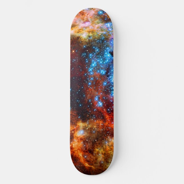 Stellar Kinderzimmer R136 im Tarantula-Nebel Skateboard (Vorderseite)