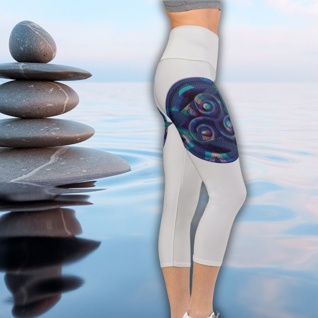 Stellar Night Mandala Capri Leggings (Von Creator hochgeladen)