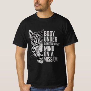 Stelle, die im Baugewerbe an einer Mission Jaguar T-Shirt