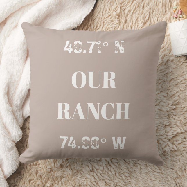 Stellen Sie unsere Ranch-Koordinaten Throw Kissen  (Decke)