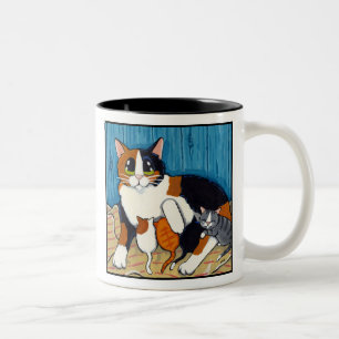 Stellvertretende Katze der Mama-  und Zweifarbige Tasse