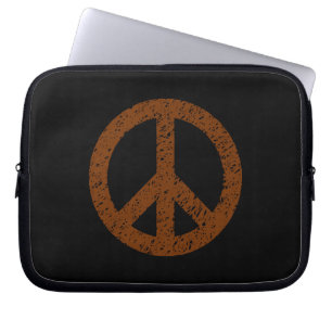 Stenciled Peace Symbol - Walnut on Blk Laptopschutzhülle