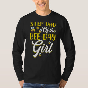 Step Vater der Bienentag-Girl-Familie, die auf die T-Shirt