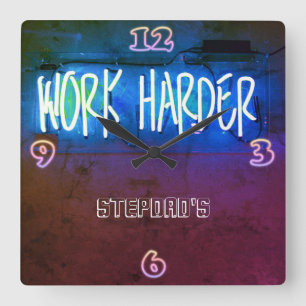 STEPDAD Mancave Bar Den Clock Neon - Customizable Quadratische Wanduhr