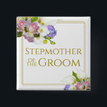Stepmutter der Groom Elegant Blumenhochzeit Button<br><div class="desc">Wunderschönes Abzeichen oder Knopf,  um die Stiefmutter des Bräutigams bei Ihrem Polterabend oder Probe zu identifizieren. Das elegante Design besticht durch goldene Ränder und Buchstaben sowie einen Blumenstrauß mit Frühlingsblumen wie Rose,  Orchideen,  Calla Lilien und Hydrangea. Das pastellfarbene Blumenmotiv macht dies zu einem wunderschönen Gefallen oder Geschenk.</div>