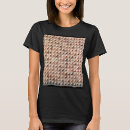 Steppdecke in neutralen Farben T-Shirt