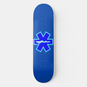 Stern der Leben-Sanitäter-Notärztlichen Bemühungen Skateboard