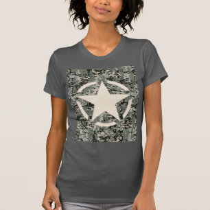 Stern-Schablone auf Digital-Tarnung T-Shirt
