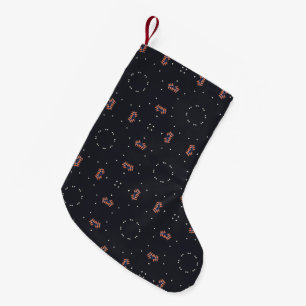 Sterne und einzigartiges Raumschiffmuster Kleiner Weihnachtsstrumpf