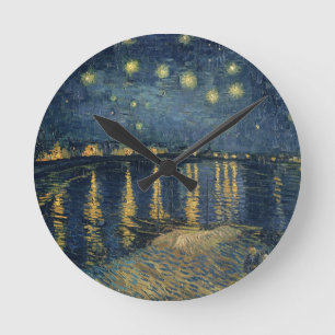 Sternenklare Nacht Vincent van Goghs über der Runde Wanduhr