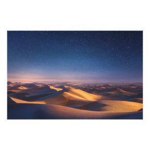 Sternennacht über der Landschaft der goldenen Wüst Fotodruck
