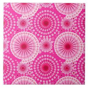 Sternexplosionen und Zahnräder, Fuchsienrosa und M Fliese