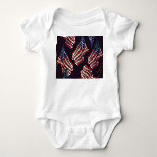 Stickerei auf amerikanischer Flagge: patriotisches Baby Strampler