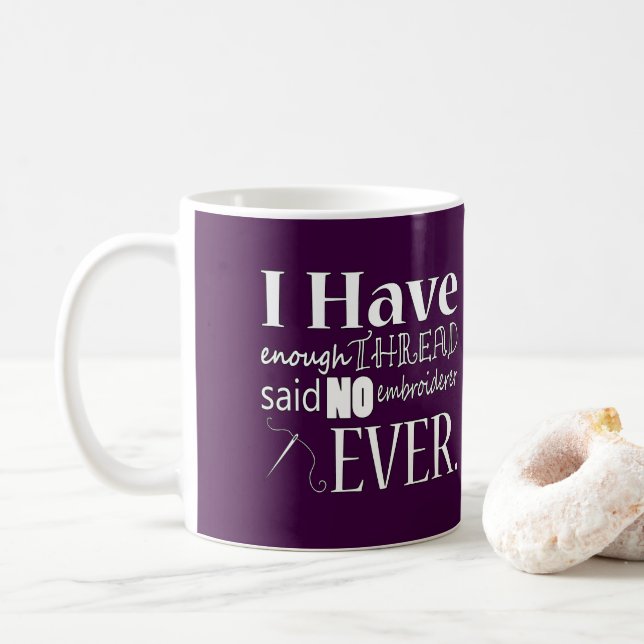 Stickerei ・ Nicht genug Geschenkartikel {dunkel} Tasse (Mit Donut)