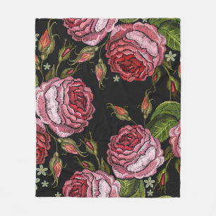 Stickerei rote Rosen vintage nahtloses Muster. Bea Fleecedecke