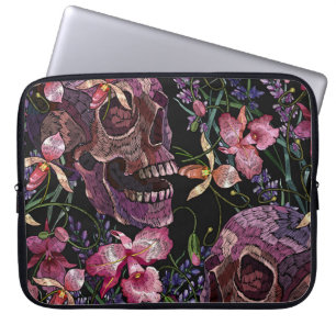Stickiger Schädel: gotisch-orchid Muster Laptopschutzhülle