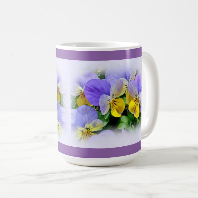 Stiefmütterchen - Lila und gelb Tasse (VorderseiteRechts)
