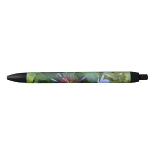 Stift mit lila-blauer Blume