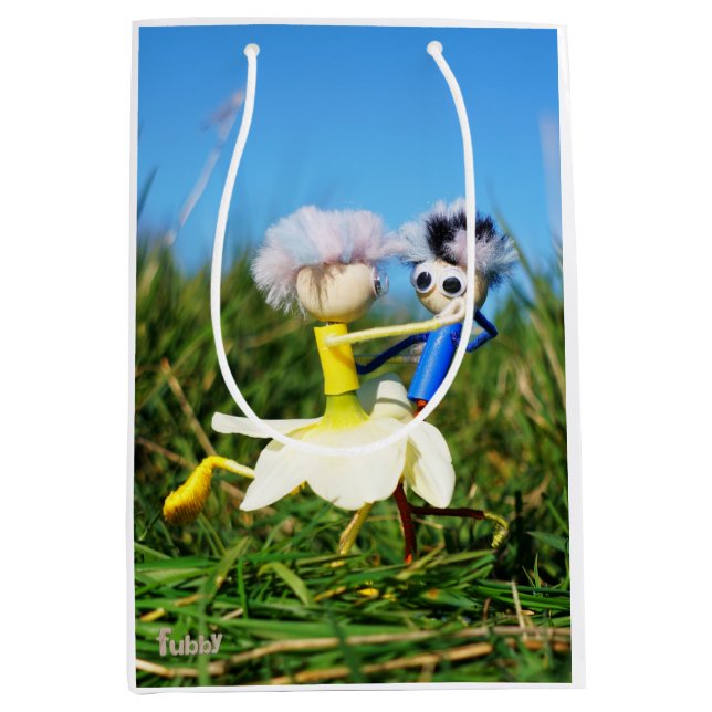 Stijldansende Fubby's in Narcissen jurk. Mittlere Geschenktüte (Vorderseite)