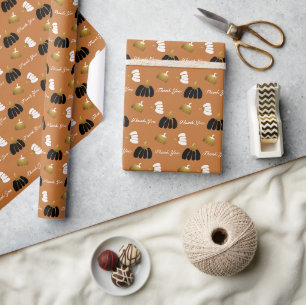 Stilisierte Kürbisse in Schwarz, Weiß und Gold Geschenkpapier