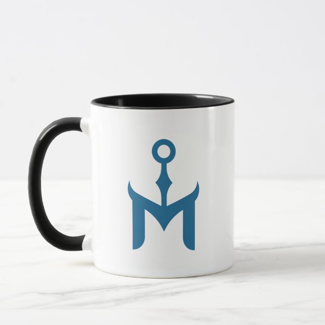Stilisierter blauer Anker und Buchstabe M  Tasse (Links)
