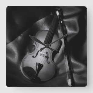 Stillleben-Bild einer Violine in s/w Quadratische Wanduhr