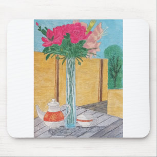 Stillleben. Die Vase mit Blume, eine Teekanne und Mousepad