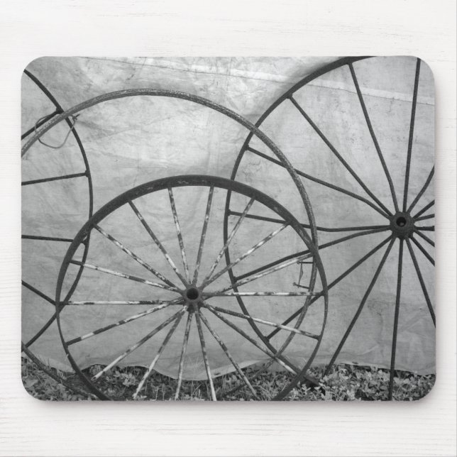 Stillleben mit Wagenrad Mousepad (Vorne)