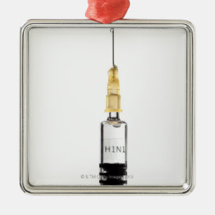 Stillleben, weißer Hintergrund Ornament Aus Metall