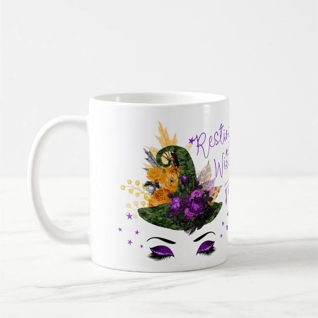 Stillstehende Hexe-Gesichts-Tasse Tasse (Links)