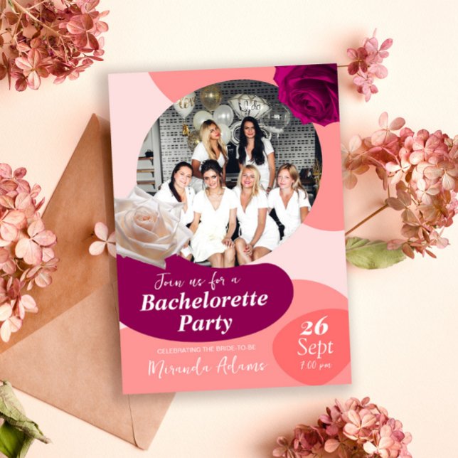 Stilvoll floral Peach Fuzz Junggeselinnen-Abschied Einladung (Von Creator hochgeladen)