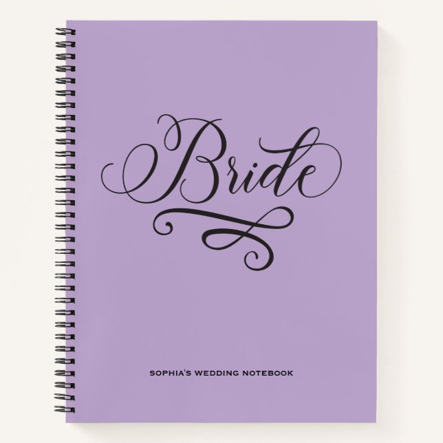 Stilvoll moderne Elegant Lila Kalligraphie Bride Notizbuch (Vorderseite)