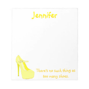 Stilvoll zu viele Schuhe im Gelb Notizblock