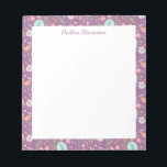 Stilvolle Birds Blume Mauve Muster Personalisiert Notizblock<br><div class="desc">Ein hübsches Blumenmuster niedlicher Blume in blau auf niedlichem lila Hintergrund,  personalisiert mit Ihrem Namen.</div>