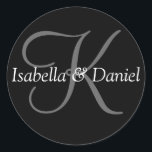 Stilvolle Brautgroom Maßgeschneiderte Hochzeitsmon Runder Aufkleber<br><div class="desc">Stilvolle Bride Groom Anpassbare Aufkleber für den Umschlag Aufkleber von Mongram</div>