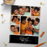 Stilvolle Calligrafy Family Foto Collage Planer<br><div class="desc">Erstellen Sie einen personalisierten Planer mit dieser einfachen Vorlage für die Collage des Fotos. Fügen Sie der Vorderseite Bilder hinzu,  einschließlich des Jahres,  Ihres Familiennamen,  Ihres Namens oder eines anderen benutzerdefinierten Textes,  und ein vollformatiges Foto auf der Rückseite.</div>