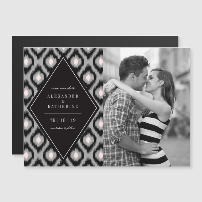 Stilvolle Chic Mod Diamond Ikat Foto Save the Date Magneteinladung (Vorne/Hinten)