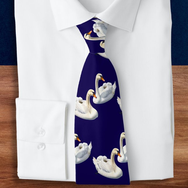 Stilvolle Elegant Birds Navy Blue Lake White Swans Krawatte (An elegant tie in navy blue, with a pattern of white swans. Ideal for nature lovers)