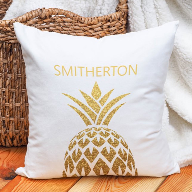 Stilvolle Goldene Ananas Name Kissen (White and gold pineapple family name pillow)