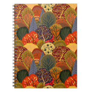 Stilvolle Herbstbäume, helle Waldmuster. Notizblock