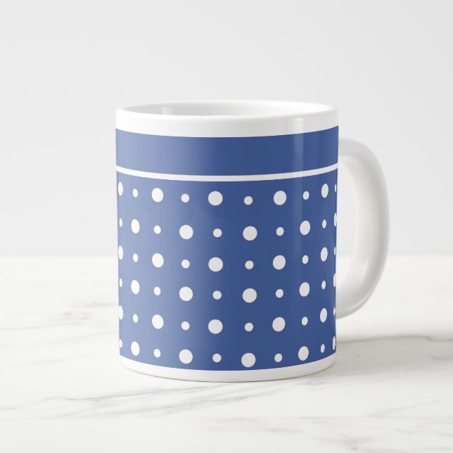 Stilvolle Jumbo-Tasse, Dark Blue Polka Dots Jumbo-Tasse (Vorderseite Rechts)