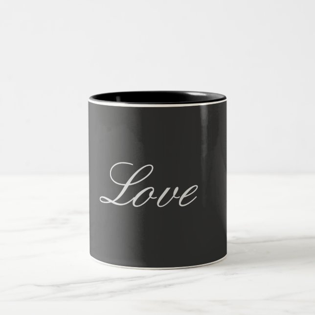 Stilvolle Liebe-Hochzeit mit grauem Hintergrund Zweifarbige Tasse (Mittel)