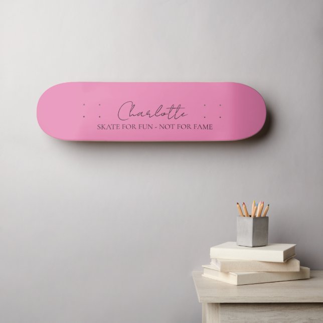 Stilvolle Minimalistische Monogramm Name Rosa Skateboard (Wandkunst (Horz))