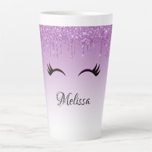 Stilvolle Pink & Black Eyelashes beim Drippen von  Milchtasse