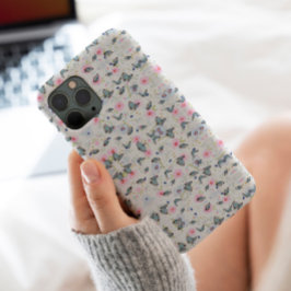 Stilvolle rosa Blume Blauer Schmetterling Elegante iPhone 13 Pro Hülle