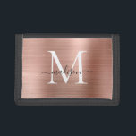 Stilvolle Rose Gold Brushed Metal Monogram Script Tri-fold Geldbeutel<br><div class="desc">Stilvolle Rose Gold Brushed Metal Monogram Script Trifold Wallet</div>