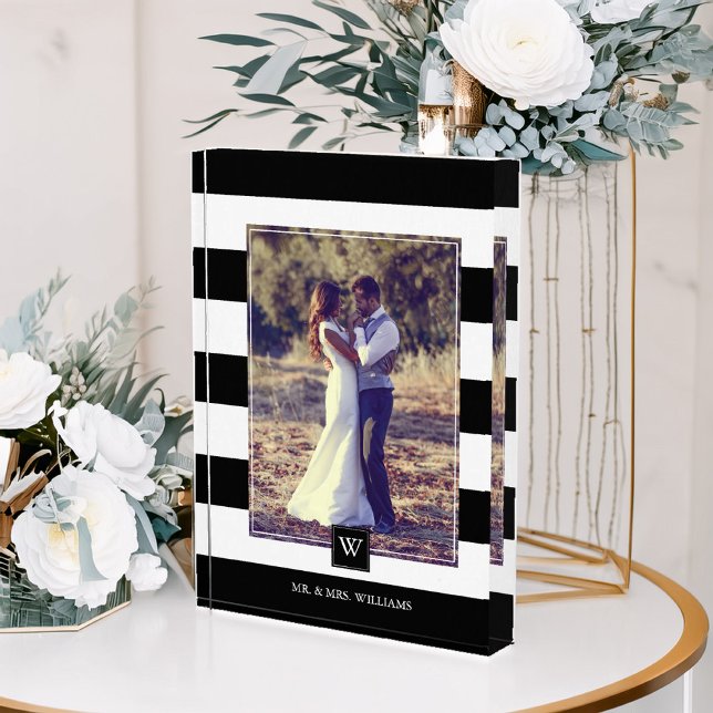 Stilvolle Schwarz-Weiß-Streifen Mit Monogramm Fotoblock (Von Creator hochgeladen)