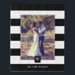 Stilvolle Schwarz-Weiß-Streifen Mit Monogramm Puzzle<br><div class="desc">Personalisiertes mit Monogramm Foto.</div>
