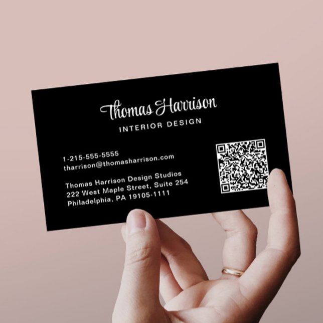 Stilvolle Script Beruflich QR Code Black Visitenkarte (Capture attention, make connections, and leave a lasting impression with our modern QR business card)