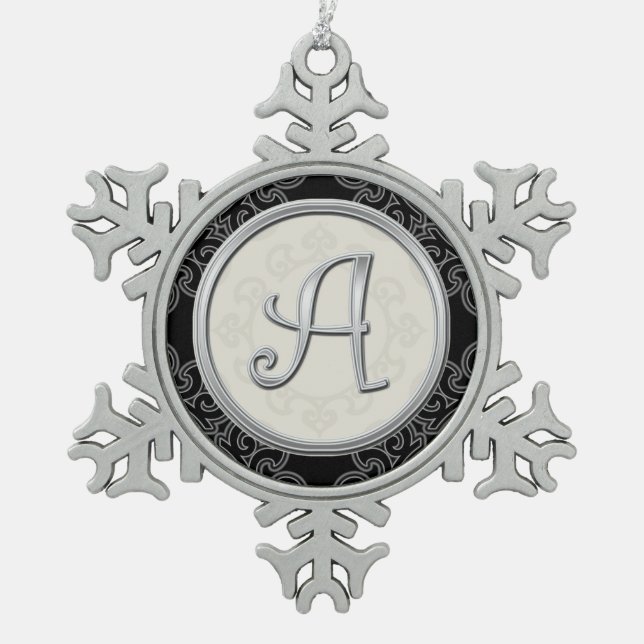 Stilvolle Silver Monogram A Christmas Schneeflocken Zinn-Ornament (Vorderseite)